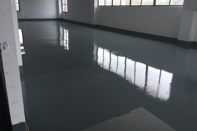 環氧地坪漆廠家滄晟_流平劑在自流平地坪漆中的應用